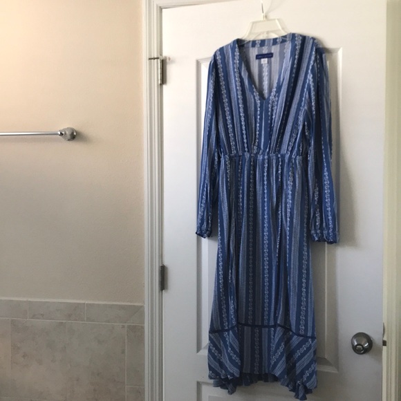 Dress - Picture 1 of 2